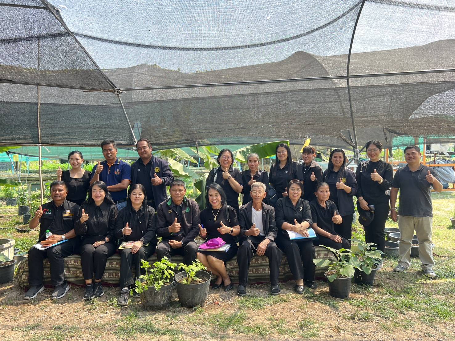 title - ปฏิรูปที่ดินจังหวัดเพชรบุรี พร้อมด้วย เจ้าหน้าที่ ส.ป.ก.เพชรบุรี ร่วมต้อนรับคณะกรรมการตัดสินการประกวดวิสาหกิจชุมชนดีเด่นระดับจังหวัด ปี 2569 และสนับสนุนข้อมูลการพัฒนา วิสาหกิจชุมชนสหพันธ์เกษตรกรเพชรน้ำหนึ่ง